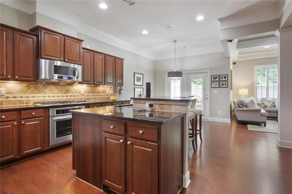 5579 High Point Road, Atlanta, Georgia 30342, 3 Bedrooms Bedrooms, ,3 BathroomsBathrooms,Residential,Sold,5579 High Point Road,6913585