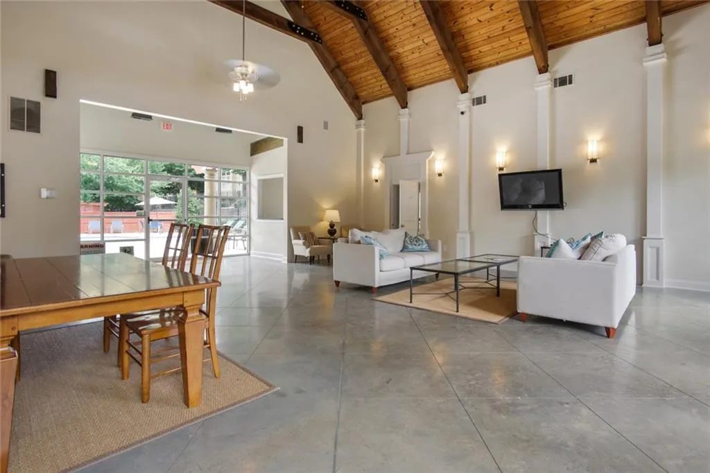 5579 High Point Road, Atlanta, Georgia 30342, 3 Bedrooms Bedrooms, ,3 BathroomsBathrooms,Residential,Sold,5579 High Point Road,6913585