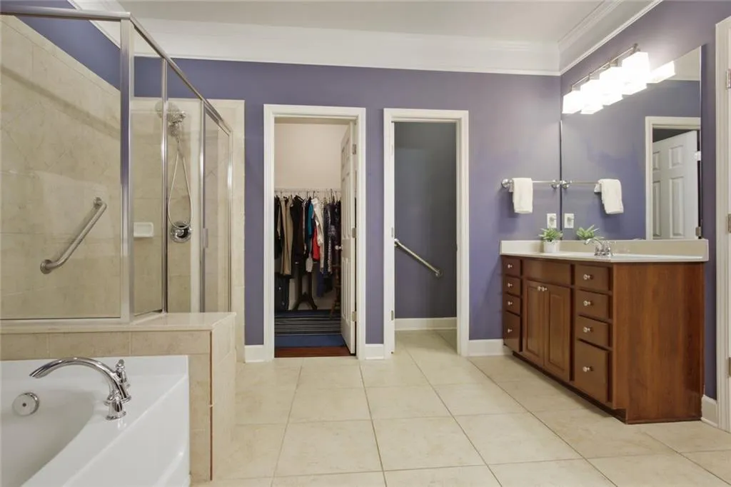 5579 High Point Road, Atlanta, Georgia 30342, 3 Bedrooms Bedrooms, ,3 BathroomsBathrooms,Residential,Sold,5579 High Point Road,6913585