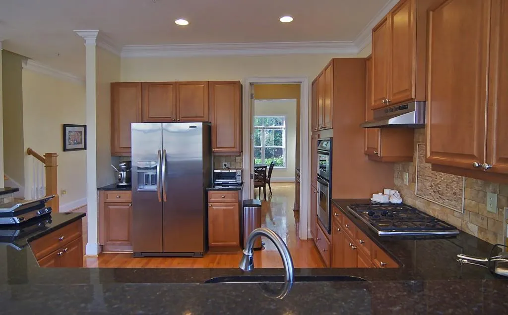 5412 Glenridge Cove Unit 101, Atlanta, Georgia 30342, 3 Bedrooms Bedrooms, ,3 BathroomsBathrooms,Residential,Sold,5412 Glenridge Cove Unit 101,5634310