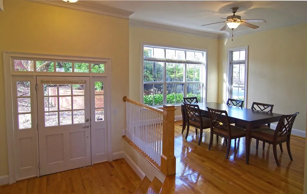 5412 Glenridge Cove Unit 101, Atlanta, Georgia 30342, 3 Bedrooms Bedrooms, ,3 BathroomsBathrooms,Residential,Sold,5412 Glenridge Cove Unit 101,5634310