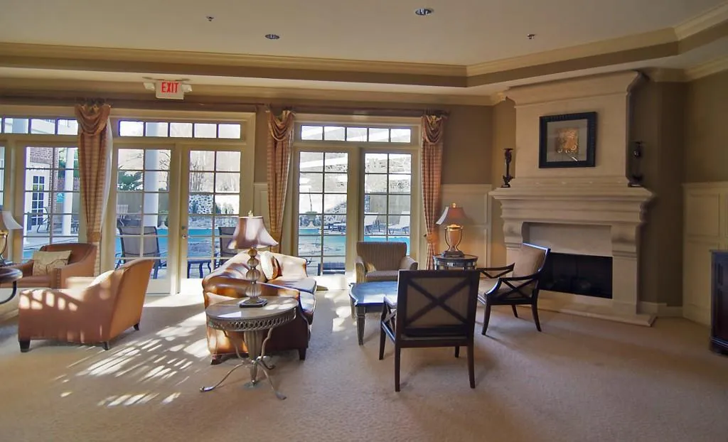 5412 Glenridge Cove Unit 101, Atlanta, Georgia 30342, 3 Bedrooms Bedrooms, ,3 BathroomsBathrooms,Residential,Sold,5412 Glenridge Cove Unit 101,5634310