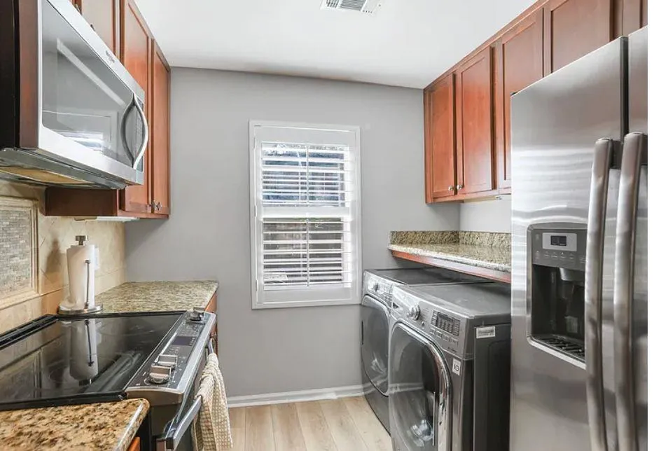 115 Winding River Drive Unit B, Atlanta, Georgia 30350, 3 Bedrooms Bedrooms, ,2 BathroomsBathrooms,Residential,For Sale,115 Winding River Drive Unit B,7683774