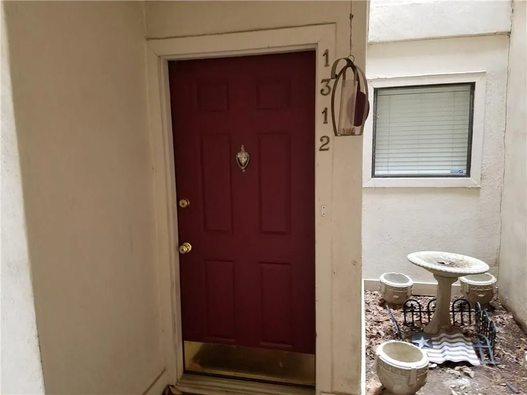 1312 Old Hammond Chase, Sandy Springs, Georgia 30350, 2 Bedrooms Bedrooms, ,2 BathroomsBathrooms,Residential,Sold,1312 Old Hammond Chase,5819895