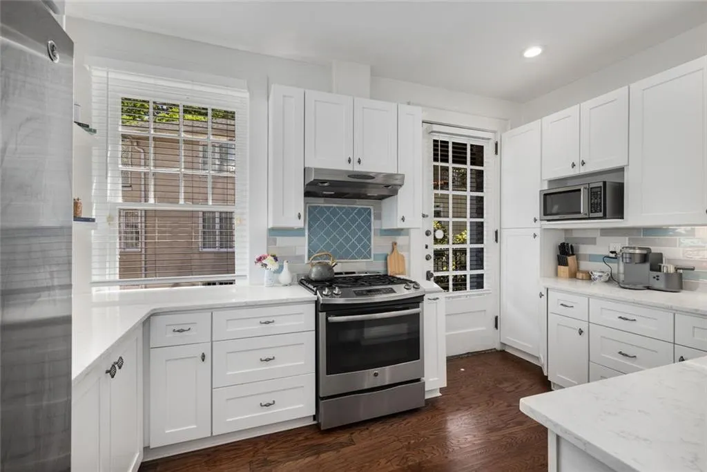 124 Lafayette Drive Drive Ne Unit 4, Atlanta, Georgia 30309, 2 Bedrooms Bedrooms, ,1 BathroomBathrooms,Residential,For Sale,124 Lafayette Drive Drive Ne Unit 4,7589825