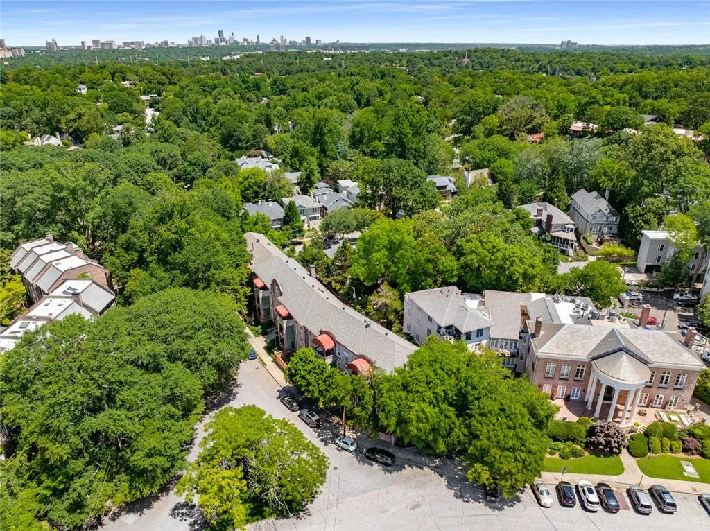 124 Lafayette Drive Drive Ne Unit 4, Atlanta, Georgia 30309, 2 Bedrooms Bedrooms, ,1 BathroomBathrooms,Residential,For Sale,124 Lafayette Drive Drive Ne Unit 4,7589825