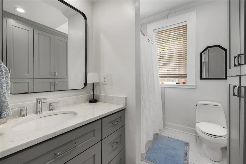 124 Lafayette Drive Drive Ne Unit 4, Atlanta, Georgia 30309, 2 Bedrooms Bedrooms, ,1 BathroomBathrooms,Residential,For Sale,124 Lafayette Drive Drive Ne Unit 4,7589825