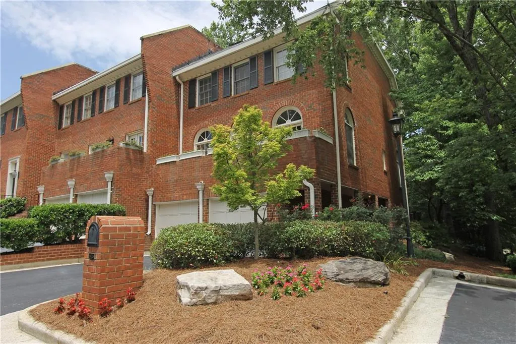 425 Jefferson Circle Unit 425, Sandy Springs, Georgia 30328, 3 Bedrooms Bedrooms, ,2 BathroomsBathrooms,Residential,Sold,425 Jefferson Circle Unit 425,5868920