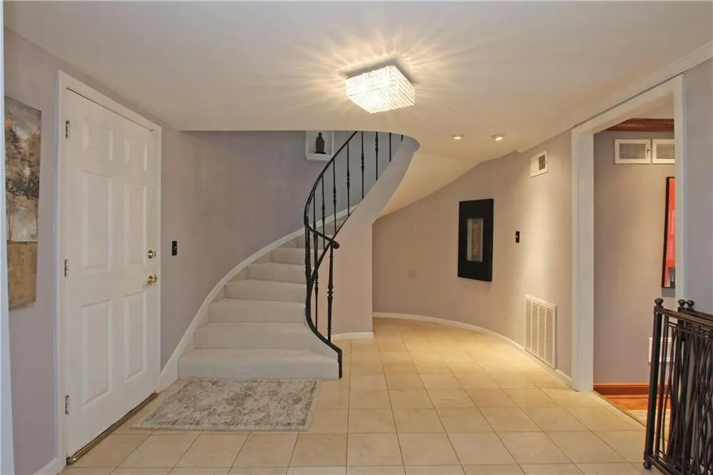 425 Jefferson Circle Unit 425, Sandy Springs, Georgia 30328, 3 Bedrooms Bedrooms, ,2 BathroomsBathrooms,Residential,Sold,425 Jefferson Circle Unit 425,5868920