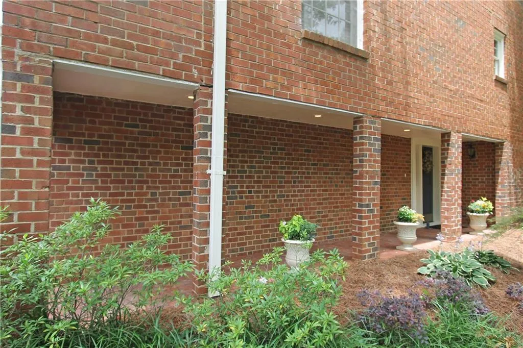 425 Jefferson Circle Unit 425, Sandy Springs, Georgia 30328, 3 Bedrooms Bedrooms, ,2 BathroomsBathrooms,Residential,Sold,425 Jefferson Circle Unit 425,5868920