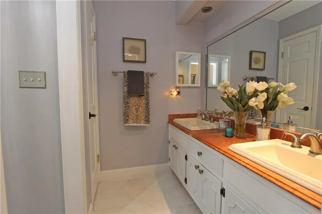 425 Jefferson Circle Unit 425, Sandy Springs, Georgia 30328, 3 Bedrooms Bedrooms, ,2 BathroomsBathrooms,Residential,Sold,425 Jefferson Circle Unit 425,5868920