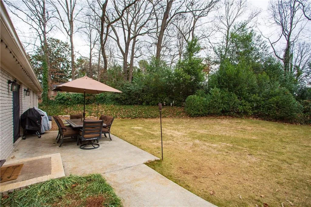 545 Valley Lane, Atlanta, Georgia 30328, 3 Bedrooms Bedrooms, ,2 BathroomsBathrooms,Residential,Sold,545 Valley Lane,6113551
