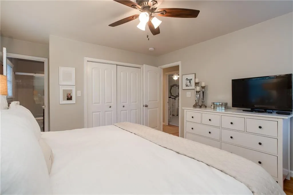545 Valley Lane, Atlanta, Georgia 30328, 3 Bedrooms Bedrooms, ,2 BathroomsBathrooms,Residential,Sold,545 Valley Lane,6113551