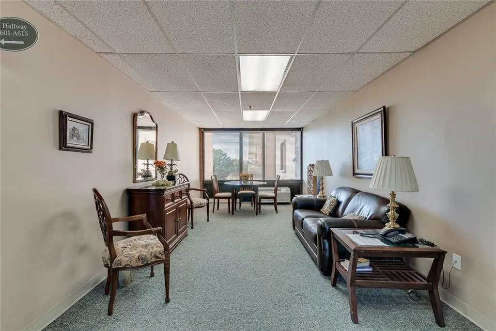 300 Johnson Ferry Road Ne Unit B309, Atlanta, Georgia 30328, 1 Bedroom Bedrooms, ,1 BathroomBathrooms,Residential,Sold,300 Johnson Ferry Road Ne Unit B309,7212365