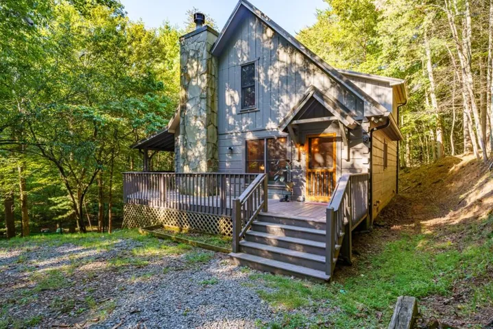19 Blackberry Falls Lane, Ellijay, Georgia 30536