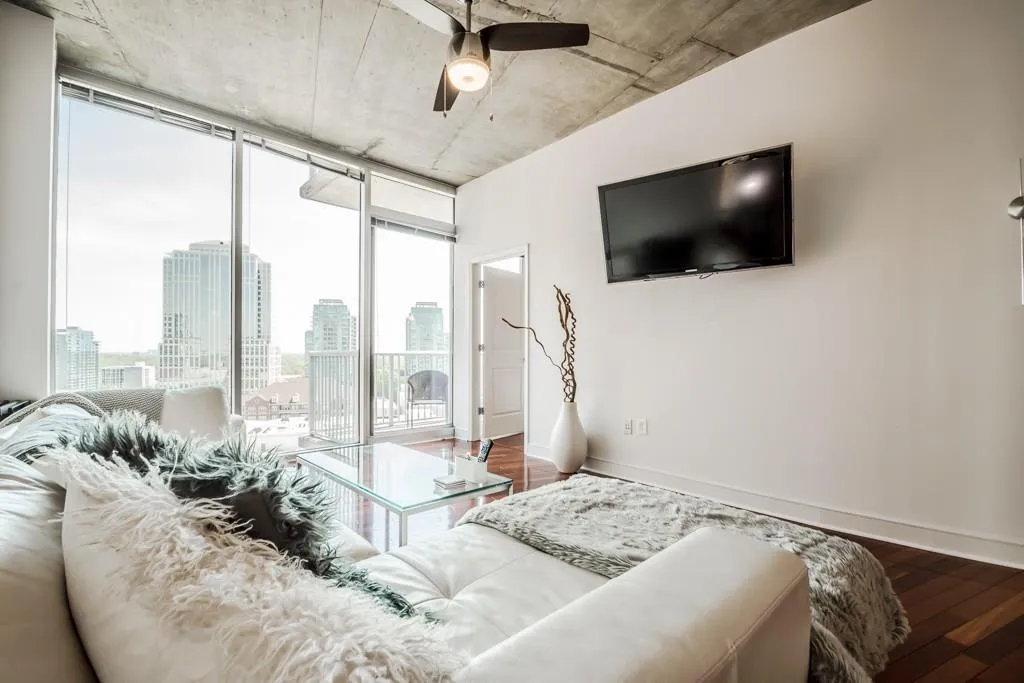 950 W Peachtree Street Nw Unit 1604, Atlanta, Georgia 30309, 2 Bedrooms Bedrooms, ,2 BathroomsBathrooms,Residential,Sold,950 W Peachtree Street Nw Unit 1604,5995635