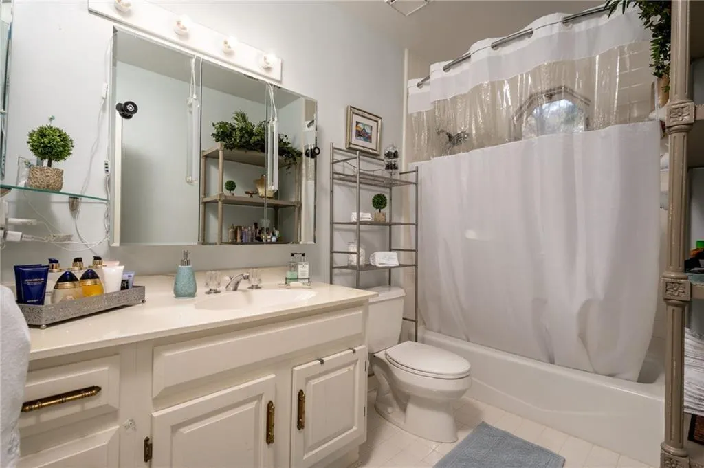 180 Spalding Creek Court, Sandy Springs, Georgia 30350, 5 Bedrooms Bedrooms, ,5 BathroomsBathrooms,Residential,Sold,180 Spalding Creek Court,6988294