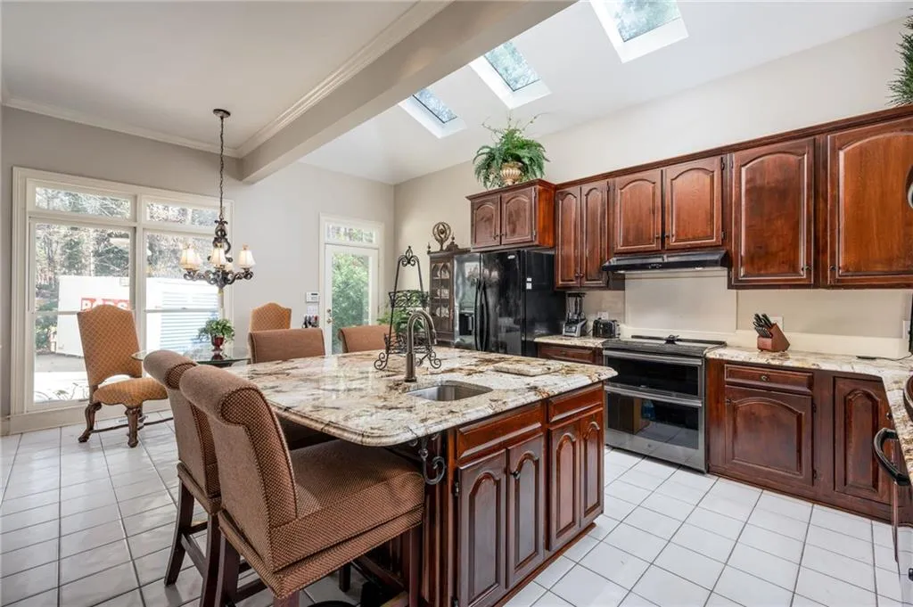 180 Spalding Creek Court, Sandy Springs, Georgia 30350, 5 Bedrooms Bedrooms, ,5 BathroomsBathrooms,Residential,Sold,180 Spalding Creek Court,6988294