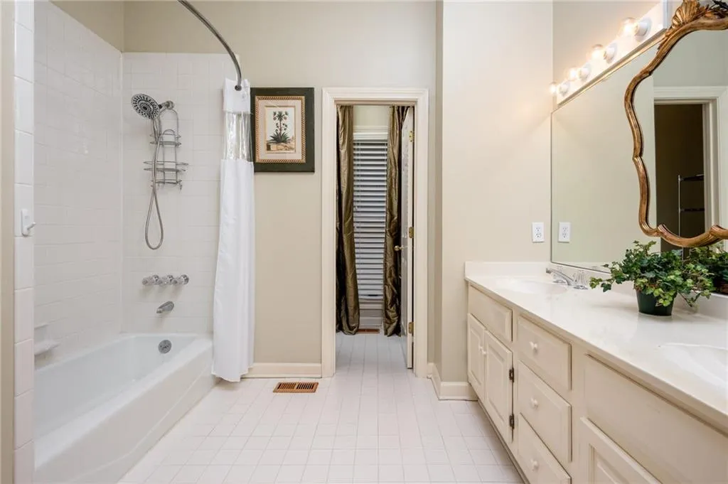 180 Spalding Creek Court, Sandy Springs, Georgia 30350, 5 Bedrooms Bedrooms, ,5 BathroomsBathrooms,Residential,Sold,180 Spalding Creek Court,6988294