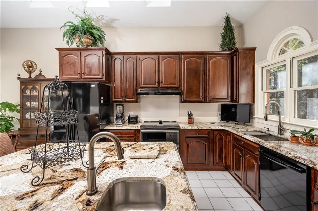 180 Spalding Creek Court, Sandy Springs, Georgia 30350, 5 Bedrooms Bedrooms, ,5 BathroomsBathrooms,Residential,Sold,180 Spalding Creek Court,6988294