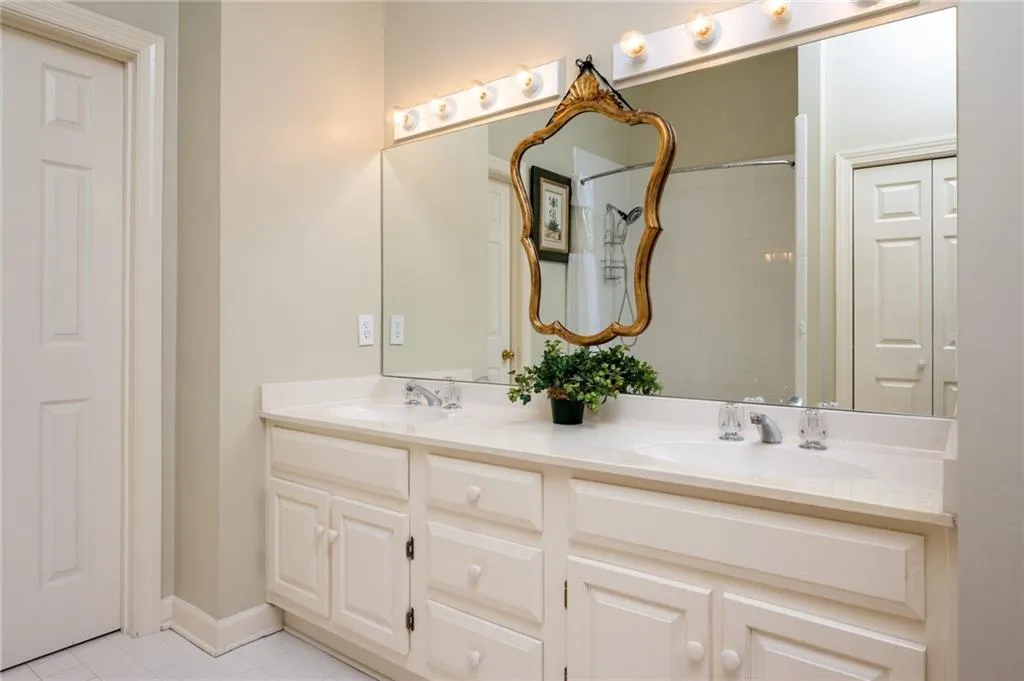 180 Spalding Creek Court, Sandy Springs, Georgia 30350, 5 Bedrooms Bedrooms, ,5 BathroomsBathrooms,Residential,Sold,180 Spalding Creek Court,6988294