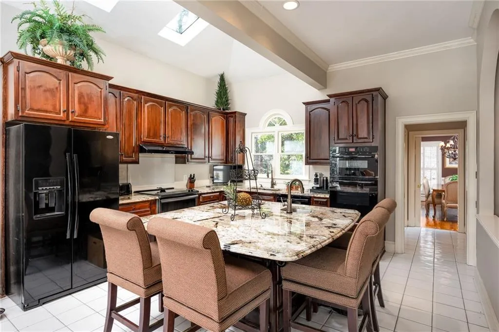 180 Spalding Creek Court, Sandy Springs, Georgia 30350, 5 Bedrooms Bedrooms, ,5 BathroomsBathrooms,Residential,Sold,180 Spalding Creek Court,6988294