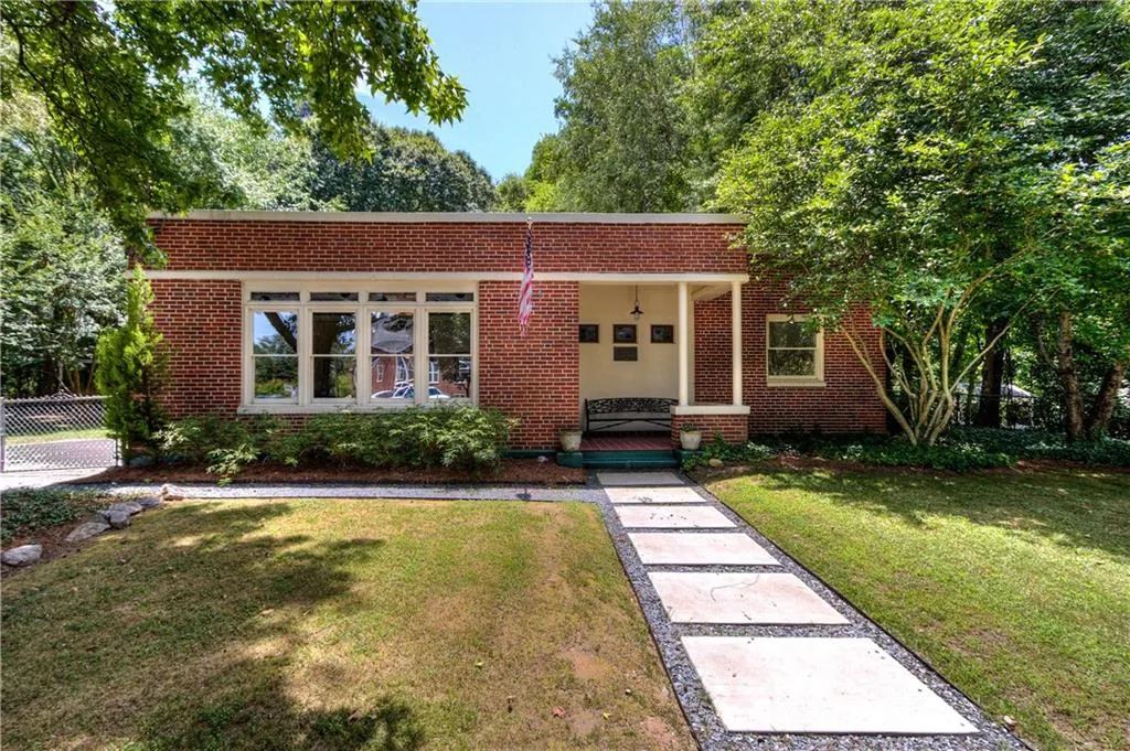 1966 Tribble Drive Nw, Atlanta, Georgia 30318, 3 Bedrooms Bedrooms, ,2 BathroomsBathrooms,Residential,Sold,1966 Tribble Drive Nw,6031553