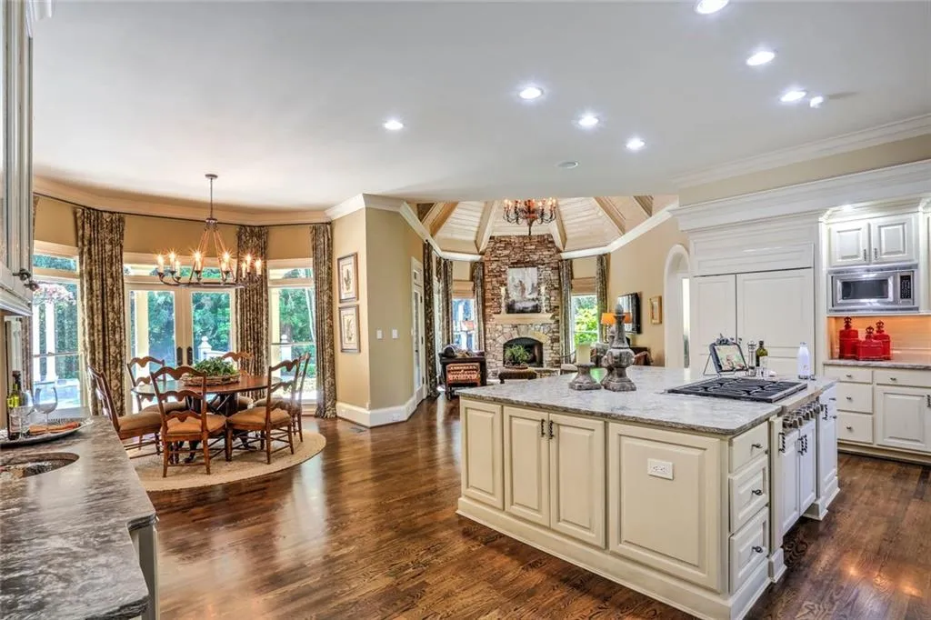 4781 Northside Drive Nw, Atlanta, Georgia 30327, 5 Bedrooms Bedrooms, ,5 BathroomsBathrooms,Residential,Sold,4781 Northside Drive Nw,6002661