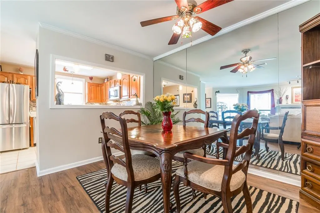 909 Hollyfax Circle, Sandy Springs, Georgia 30328, 2 Bedrooms Bedrooms, ,2 BathroomsBathrooms,Residential,Sold,909 Hollyfax Circle,6561440