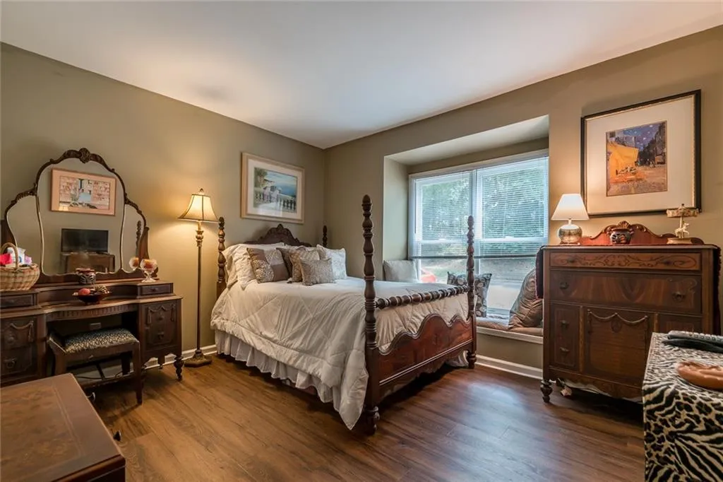 909 Hollyfax Circle, Sandy Springs, Georgia 30328, 2 Bedrooms Bedrooms, ,2 BathroomsBathrooms,Residential,Sold,909 Hollyfax Circle,6561440