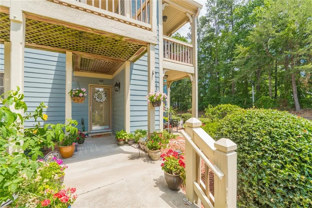 909 Hollyfax Circle, Sandy Springs, Georgia 30328, 2 Bedrooms Bedrooms, ,2 BathroomsBathrooms,Residential,Sold,909 Hollyfax Circle,6561440