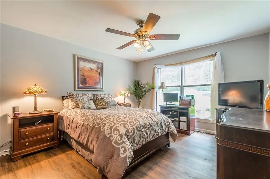 909 Hollyfax Circle, Sandy Springs, Georgia 30328, 2 Bedrooms Bedrooms, ,2 BathroomsBathrooms,Residential,Sold,909 Hollyfax Circle,6561440
