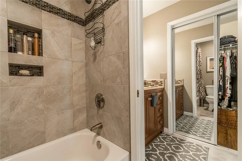 909 Hollyfax Circle, Sandy Springs, Georgia 30328, 2 Bedrooms Bedrooms, ,2 BathroomsBathrooms,Residential,Sold,909 Hollyfax Circle,6561440