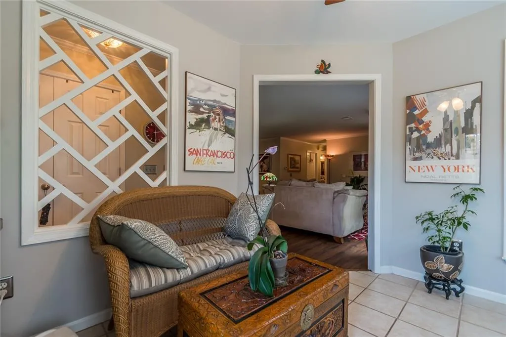 909 Hollyfax Circle, Sandy Springs, Georgia 30328, 2 Bedrooms Bedrooms, ,2 BathroomsBathrooms,Residential,Sold,909 Hollyfax Circle,6561440