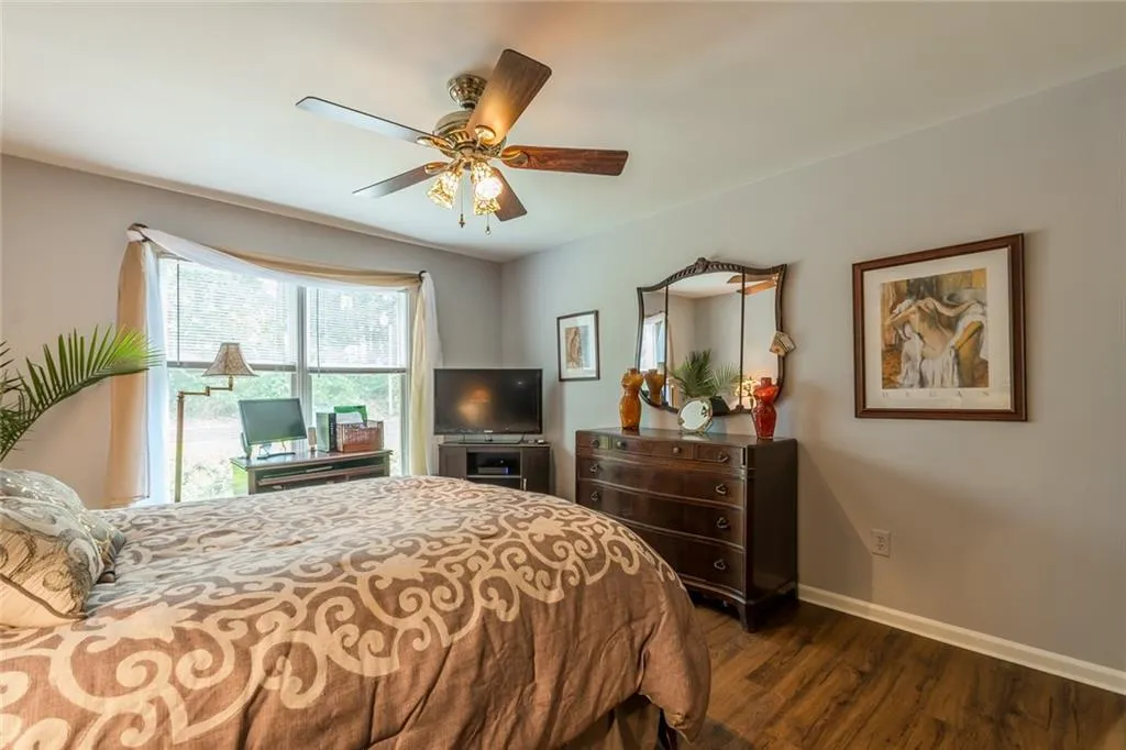 909 Hollyfax Circle, Sandy Springs, Georgia 30328, 2 Bedrooms Bedrooms, ,2 BathroomsBathrooms,Residential,Sold,909 Hollyfax Circle,6561440