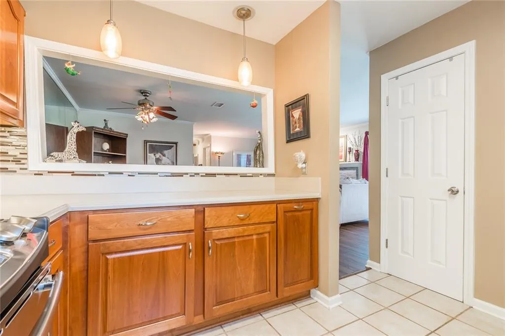 909 Hollyfax Circle, Sandy Springs, Georgia 30328, 2 Bedrooms Bedrooms, ,2 BathroomsBathrooms,Residential,Sold,909 Hollyfax Circle,6561440
