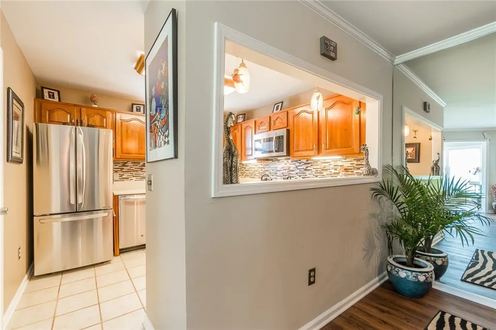909 Hollyfax Circle, Sandy Springs, Georgia 30328, 2 Bedrooms Bedrooms, ,2 BathroomsBathrooms,Residential,Sold,909 Hollyfax Circle,6561440