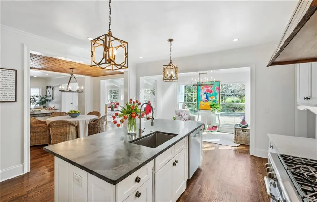 555 Bridgewater Drive, Atlanta, Georgia 30328, 5 Bedrooms Bedrooms, ,3 BathroomsBathrooms,Residential,Sold,555 Bridgewater Drive,7188712 555 Bridgewater Drive, Atlanta, Georgia 30328, 5 Bedrooms Bedrooms, ,3 BathroomsBathrooms,Residential,Sold,555 Bridgewater Drive,7188712