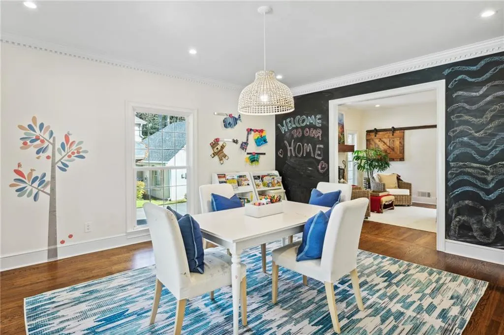 555 Bridgewater Drive, Atlanta, Georgia 30328, 5 Bedrooms Bedrooms, ,3 BathroomsBathrooms,Residential,Sold,555 Bridgewater Drive,7188712 555 Bridgewater Drive, Atlanta, Georgia 30328, 5 Bedrooms Bedrooms, ,3 BathroomsBathrooms,Residential,Sold,555 Bridgewater Drive,7188712