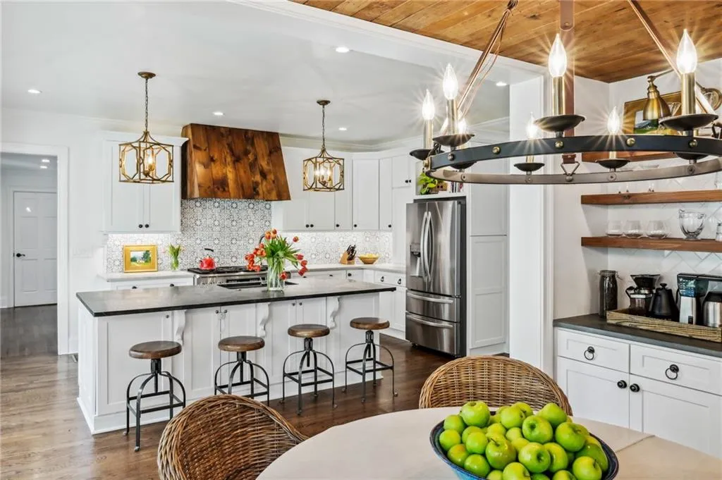 555 Bridgewater Drive, Atlanta, Georgia 30328, 5 Bedrooms Bedrooms, ,3 BathroomsBathrooms,Residential,Sold,555 Bridgewater Drive,7188712 555 Bridgewater Drive, Atlanta, Georgia 30328, 5 Bedrooms Bedrooms, ,3 BathroomsBathrooms,Residential,Sold,555 Bridgewater Drive,7188712