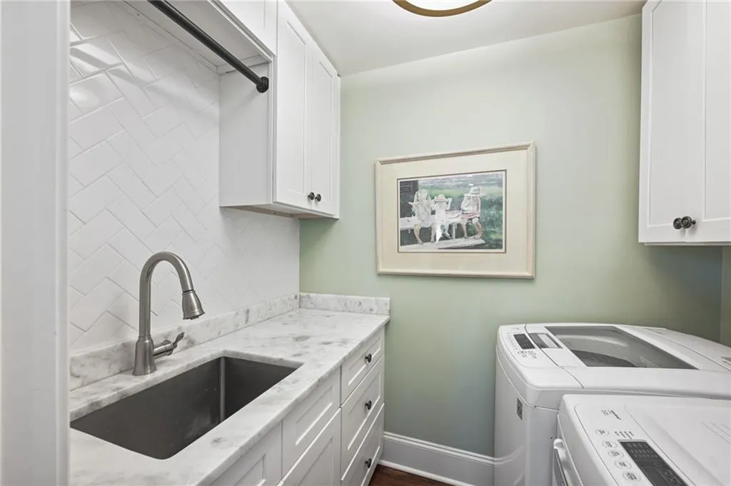 555 Bridgewater Drive, Atlanta, Georgia 30328, 5 Bedrooms Bedrooms, ,3 BathroomsBathrooms,Residential,Sold,555 Bridgewater Drive,7188712 555 Bridgewater Drive, Atlanta, Georgia 30328, 5 Bedrooms Bedrooms, ,3 BathroomsBathrooms,Residential,Sold,555 Bridgewater Drive,7188712