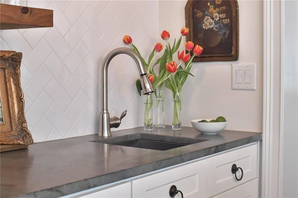 555 Bridgewater Drive, Atlanta, Georgia 30328, 5 Bedrooms Bedrooms, ,3 BathroomsBathrooms,Residential,Sold,555 Bridgewater Drive,7188712 555 Bridgewater Drive, Atlanta, Georgia 30328, 5 Bedrooms Bedrooms, ,3 BathroomsBathrooms,Residential,Sold,555 Bridgewater Drive,7188712