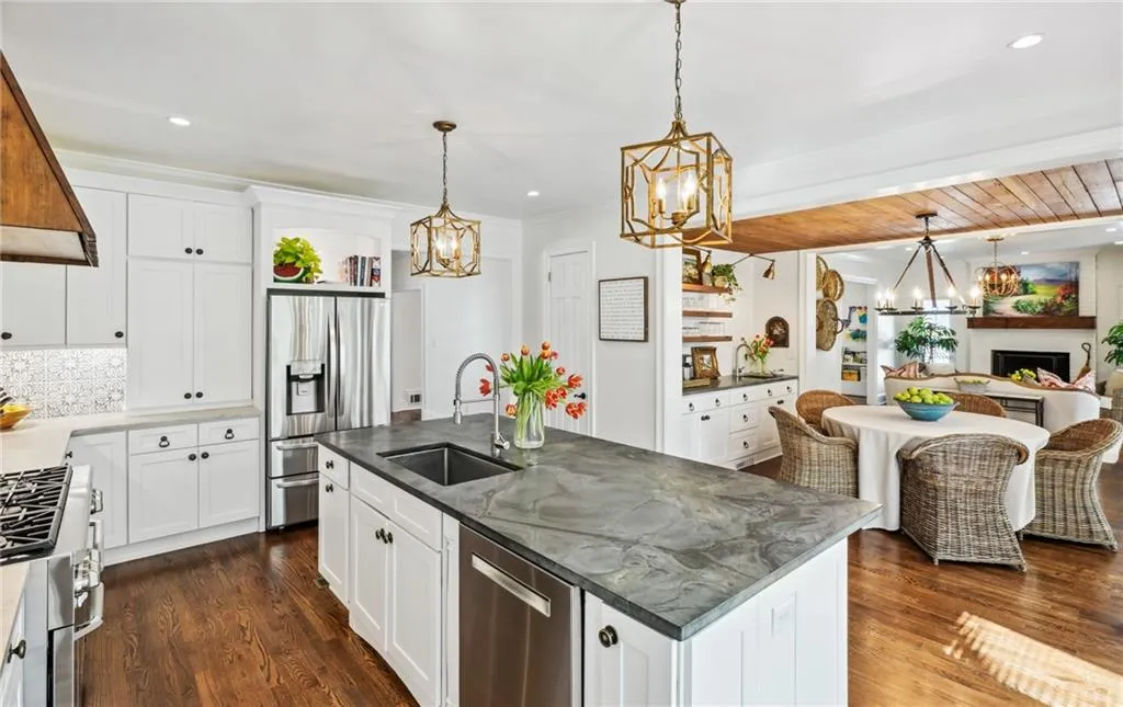 555 Bridgewater Drive, Atlanta, Georgia 30328, 5 Bedrooms Bedrooms, ,3 BathroomsBathrooms,Residential,Sold,555 Bridgewater Drive,7188712 555 Bridgewater Drive, Atlanta, Georgia 30328, 5 Bedrooms Bedrooms, ,3 BathroomsBathrooms,Residential,Sold,555 Bridgewater Drive,7188712