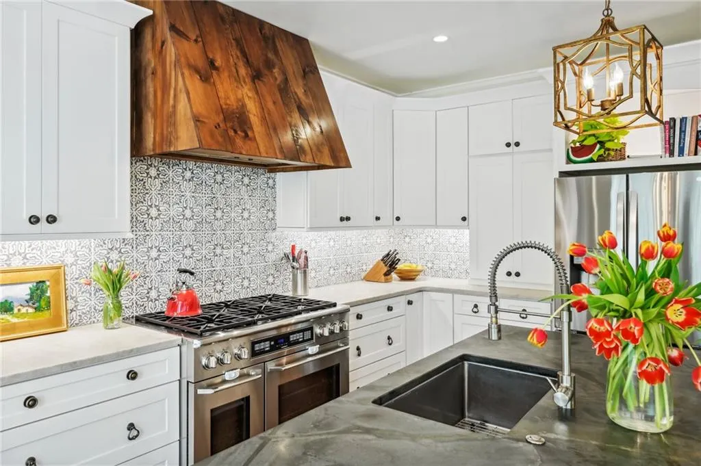 555 Bridgewater Drive, Atlanta, Georgia 30328, 5 Bedrooms Bedrooms, ,3 BathroomsBathrooms,Residential,Sold,555 Bridgewater Drive,7188712 555 Bridgewater Drive, Atlanta, Georgia 30328, 5 Bedrooms Bedrooms, ,3 BathroomsBathrooms,Residential,Sold,555 Bridgewater Drive,7188712