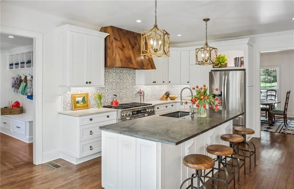 555 Bridgewater Drive, Atlanta, Georgia 30328, 5 Bedrooms Bedrooms, ,3 BathroomsBathrooms,Residential,Sold,555 Bridgewater Drive,7188712 555 Bridgewater Drive, Atlanta, Georgia 30328, 5 Bedrooms Bedrooms, ,3 BathroomsBathrooms,Residential,Sold,555 Bridgewater Drive,7188712