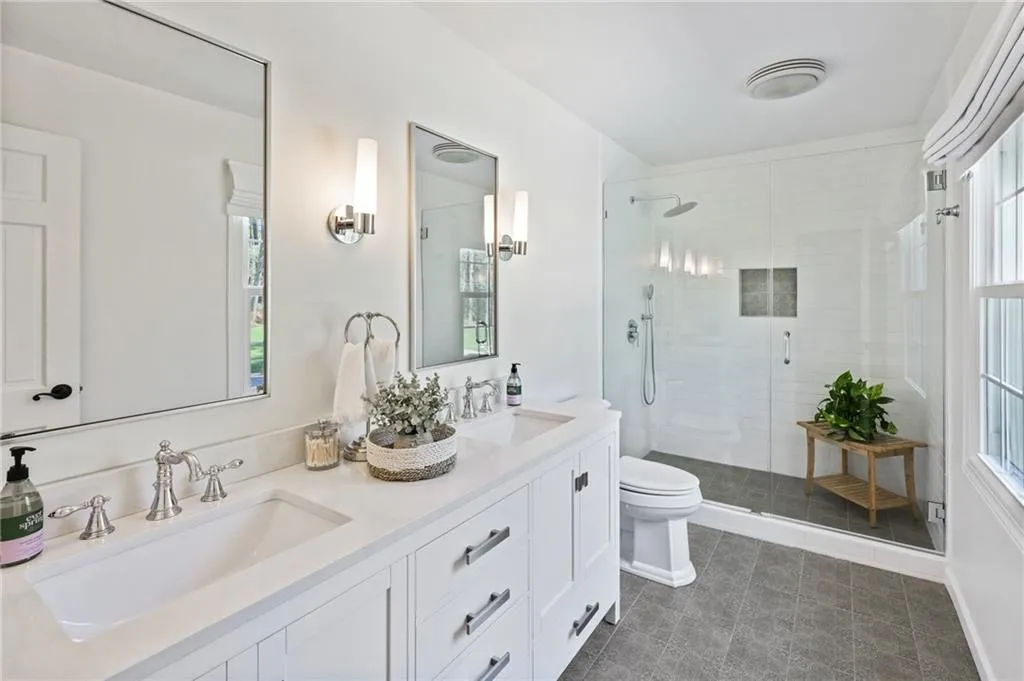 555 Bridgewater Drive, Atlanta, Georgia 30328, 5 Bedrooms Bedrooms, ,3 BathroomsBathrooms,Residential,Sold,555 Bridgewater Drive,7188712 555 Bridgewater Drive, Atlanta, Georgia 30328, 5 Bedrooms Bedrooms, ,3 BathroomsBathrooms,Residential,Sold,555 Bridgewater Drive,7188712