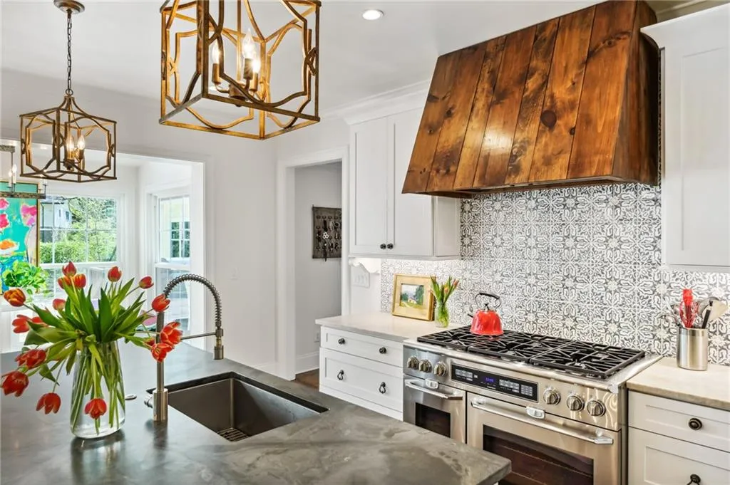 555 Bridgewater Drive, Atlanta, Georgia 30328, 5 Bedrooms Bedrooms, ,3 BathroomsBathrooms,Residential,Sold,555 Bridgewater Drive,7188712 555 Bridgewater Drive, Atlanta, Georgia 30328, 5 Bedrooms Bedrooms, ,3 BathroomsBathrooms,Residential,Sold,555 Bridgewater Drive,7188712