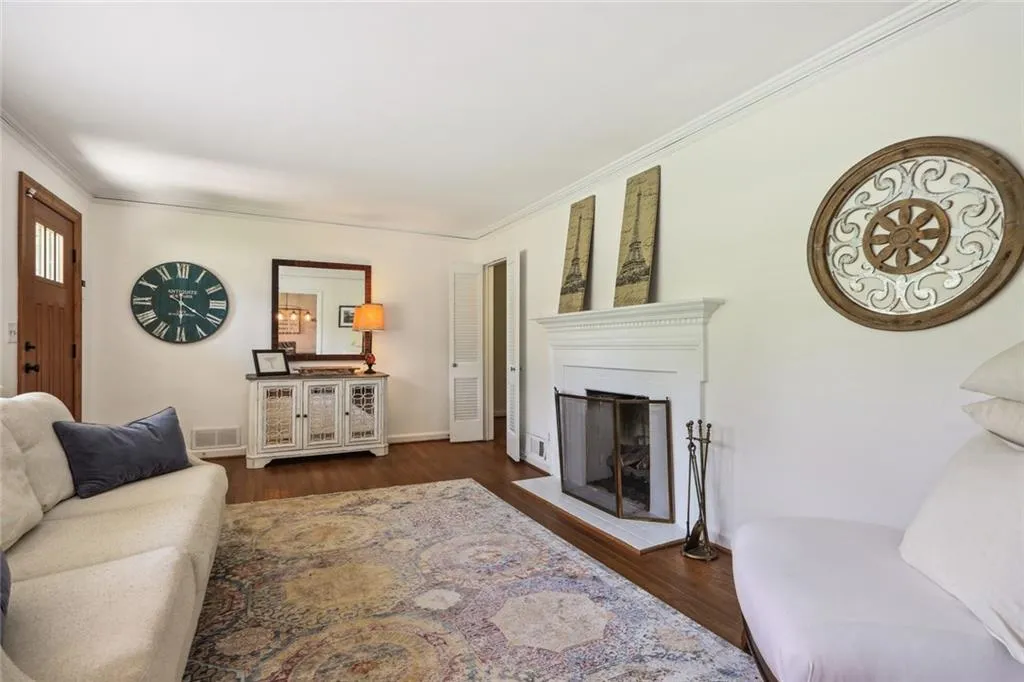 174 Johnson Ferry Road Nw, Atlanta, Georgia 30328, 3 Bedrooms Bedrooms, ,2 BathroomsBathrooms,Residential,Sold,174 Johnson Ferry Road Nw,7066072