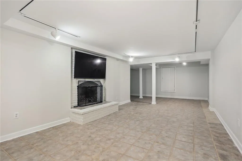174 Johnson Ferry Road Nw, Atlanta, Georgia 30328, 3 Bedrooms Bedrooms, ,2 BathroomsBathrooms,Residential,Sold,174 Johnson Ferry Road Nw,7066072