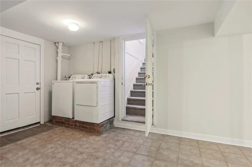 174 Johnson Ferry Road Nw, Atlanta, Georgia 30328, 3 Bedrooms Bedrooms, ,2 BathroomsBathrooms,Residential,Sold,174 Johnson Ferry Road Nw,7066072